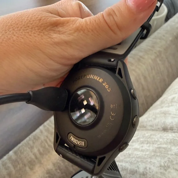 Garmin forerunner 265 Black and Gray Smartwatch - Picture 4 of 6